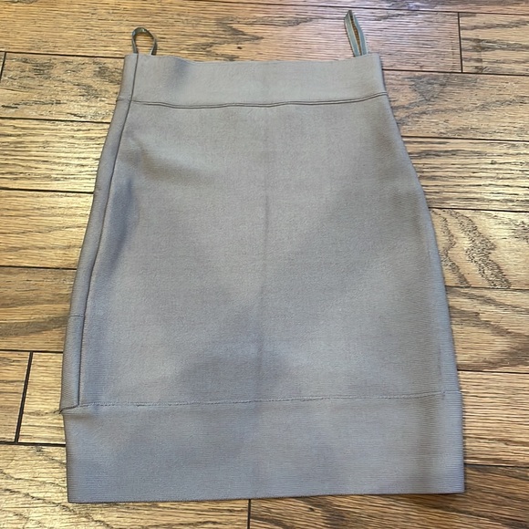 BCBG Maxazria taupe color mini skirt size XXS - Picture 4 of 7